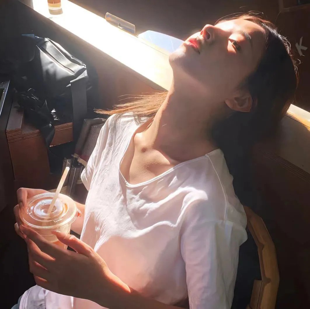 情谜睡美人